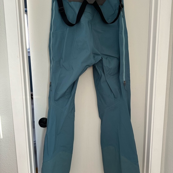 Patagonia Women’s Powslayer Bib Size Small - Picture 5 of 6